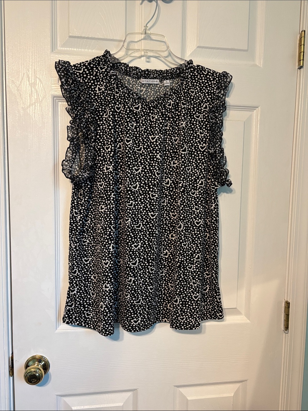 Black Heart Print Ruffle Sleeve Top - Women